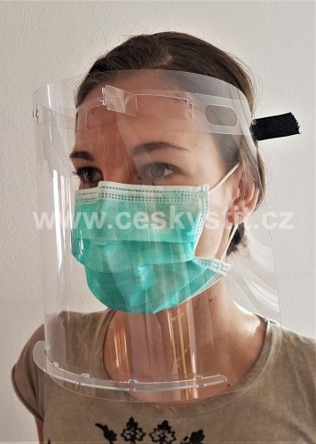 Výroba ochranných obličejových štítů
